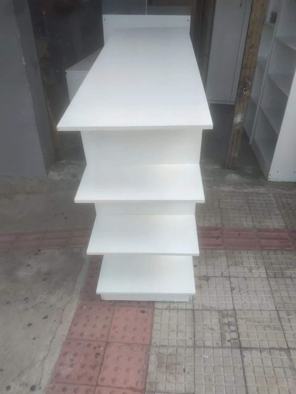Balcão expositor  mdf - Foto 3