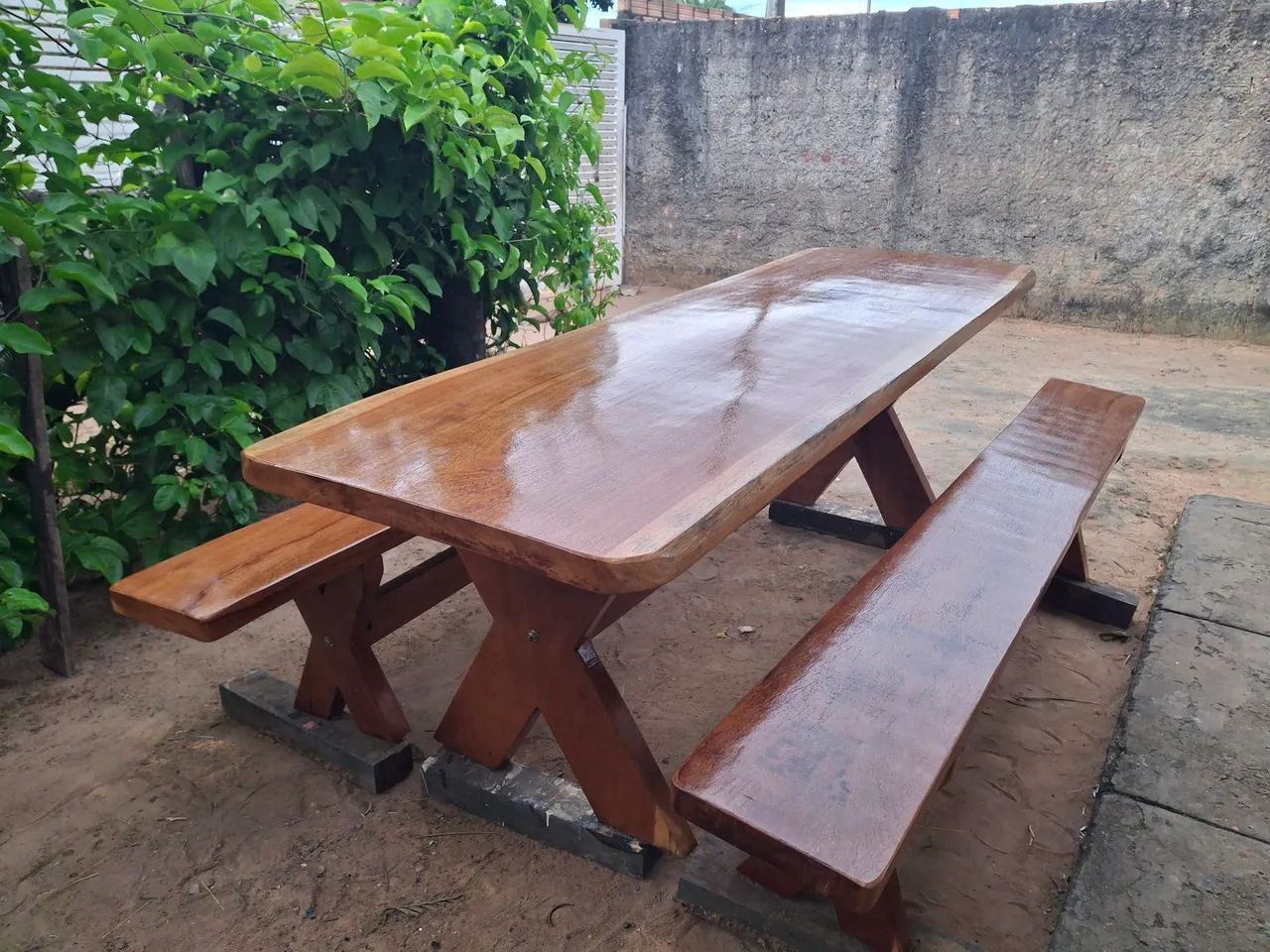 Mesa rustica medindo 2.50x80