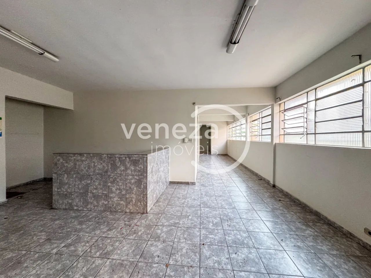 Sala comercial para alugar no Ed. São Lucas, Centro de Londrina - Foto 4