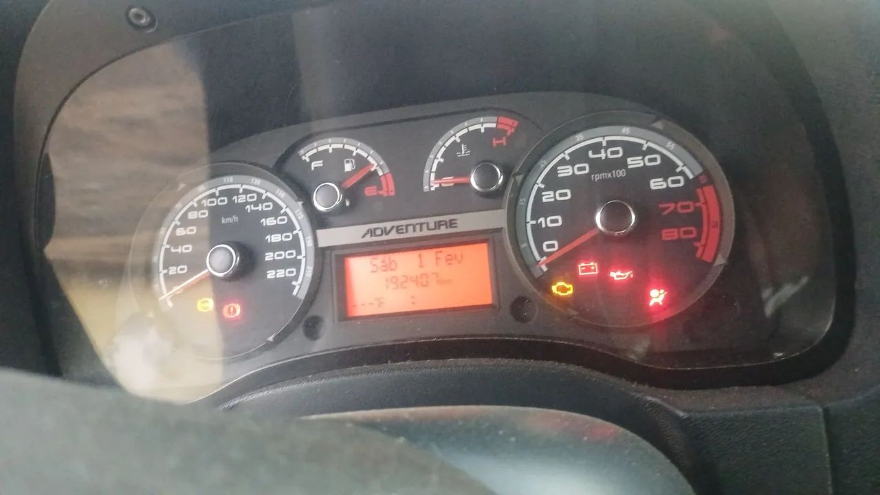 Fiat Idea Adv./ Adv.lock.dualogic 1.8 Flex 5P 2011 - Foto 3