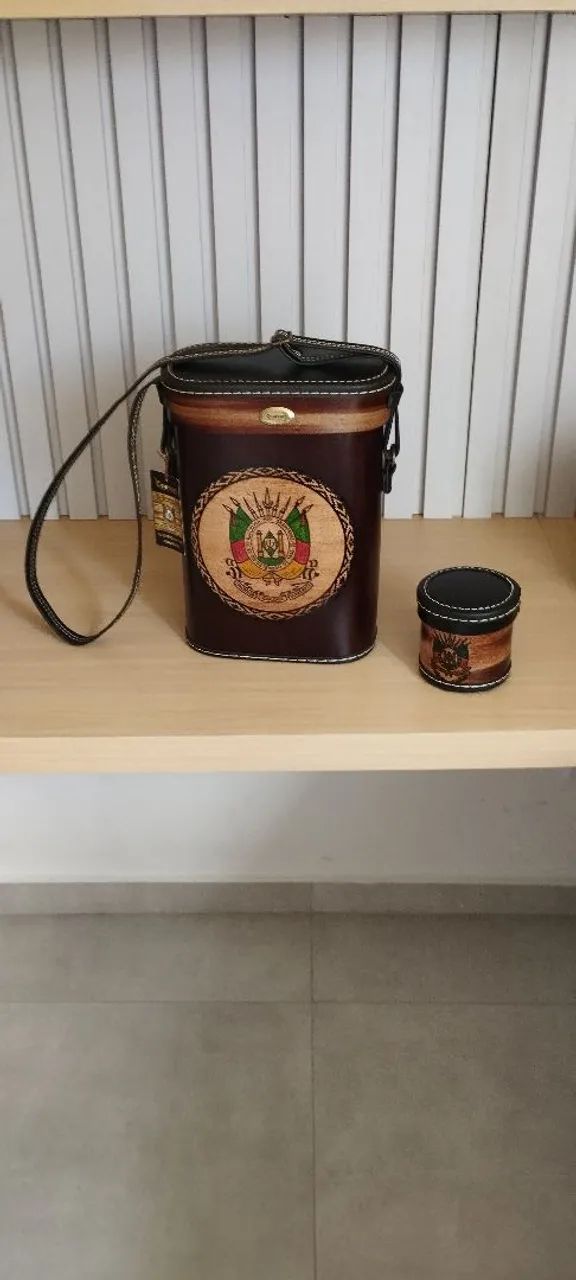Mateira com recipiente para erva-mate