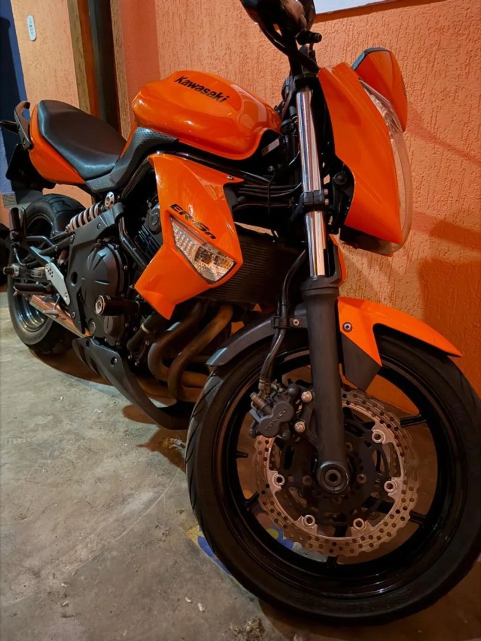 Kawazaki ER6N 650cc 2010 Sem detalhes! Pneus novos, baixo Km, docto em meu nome. - Foto 8