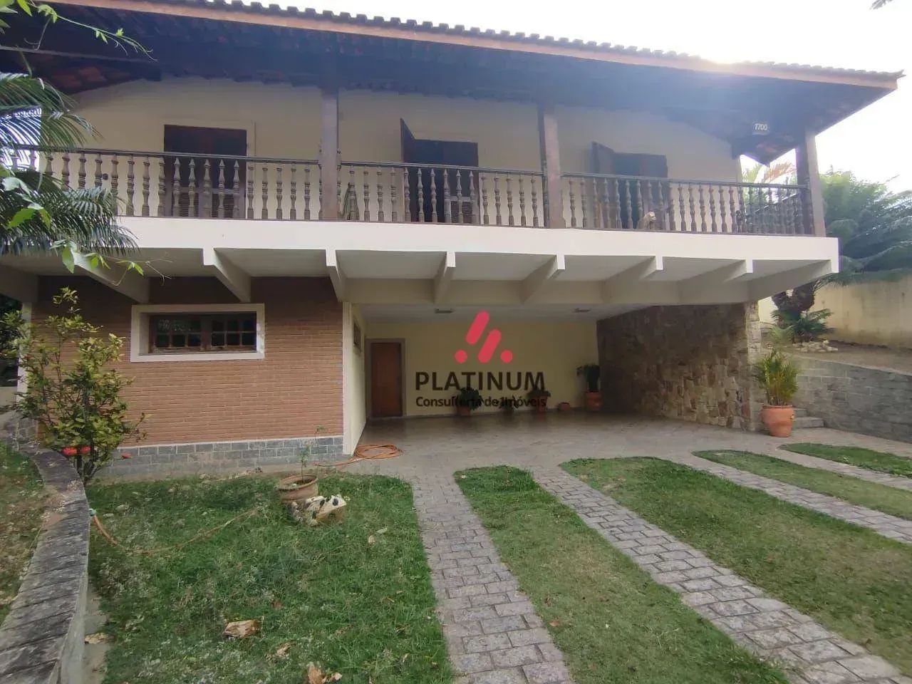 CASA Á VENDA !