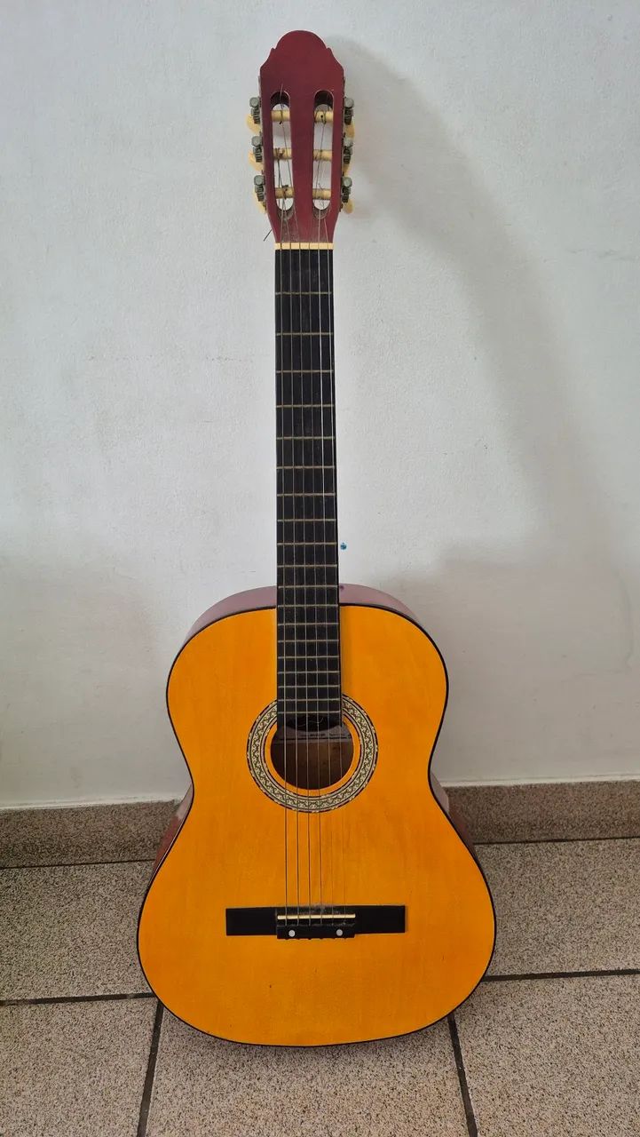 Violão Madri com avaria