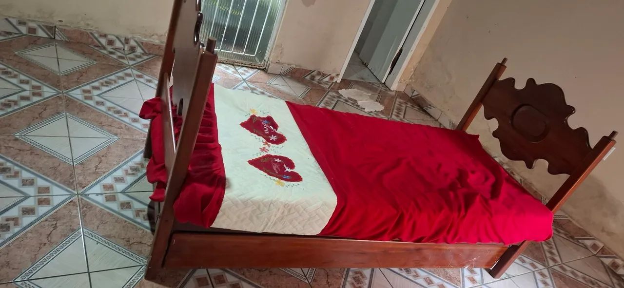Cama feita de madeira maciça - Foto 5