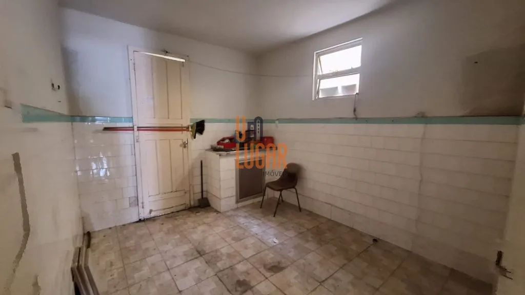 Um Lugar Imóveis Vende: Casa com ótimo espaço e boa localização na Alcindo Cacela entre Do - Foto 10
