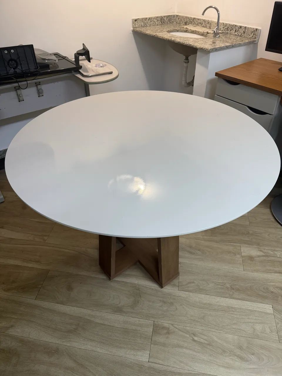 Mesa de jantar redonda com 4 cadeiras  - Foto 4