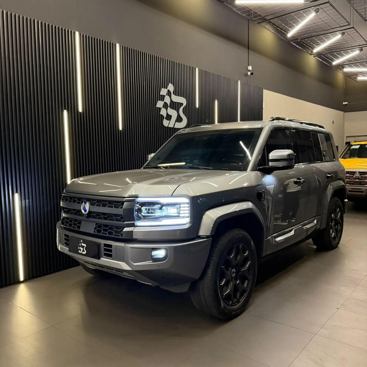 Denza B5 4WD, foto 3 de 20