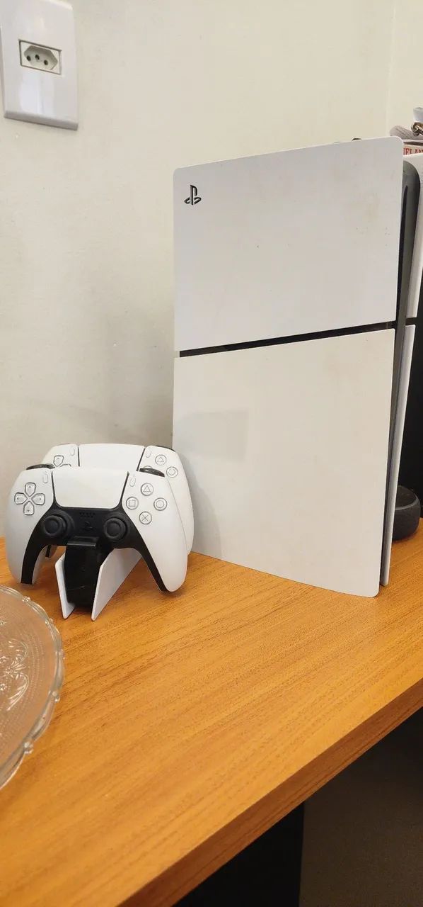 PS5 Digital + 2 Controles + Base de Carregamento - Foto 2