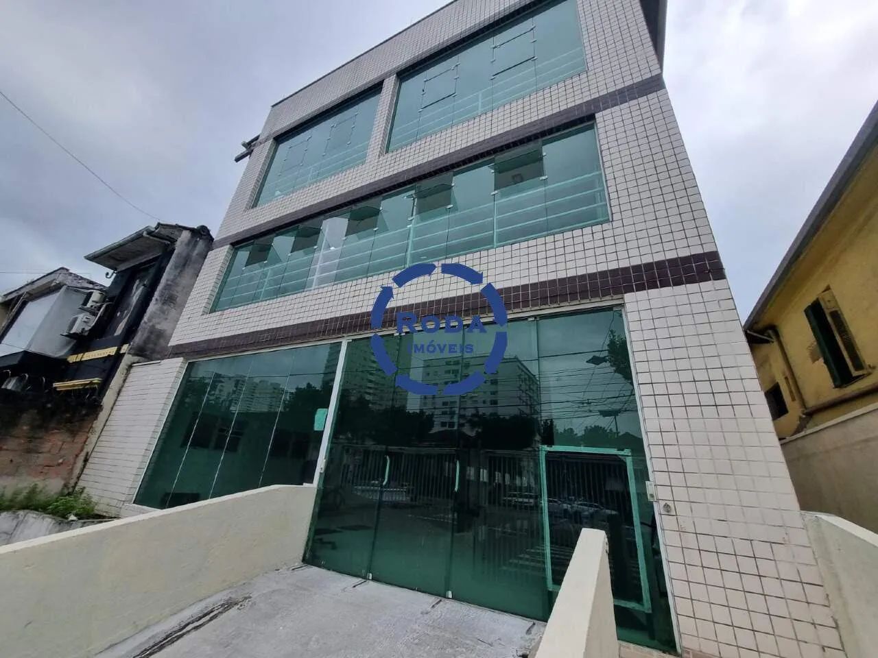 Predio comercial com 1280 m² aà venda na Vila Belmiro Santos S.P..