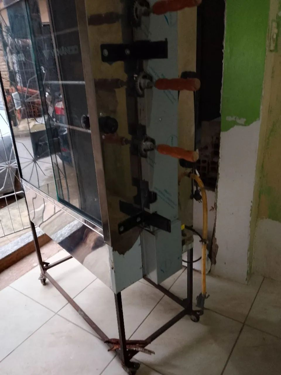 Máquina de assar frango 
