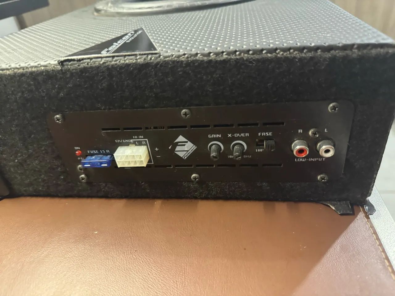 Caixa de grave slim amplificada Falcon 200W Rms 8 polegadas - Foto 2