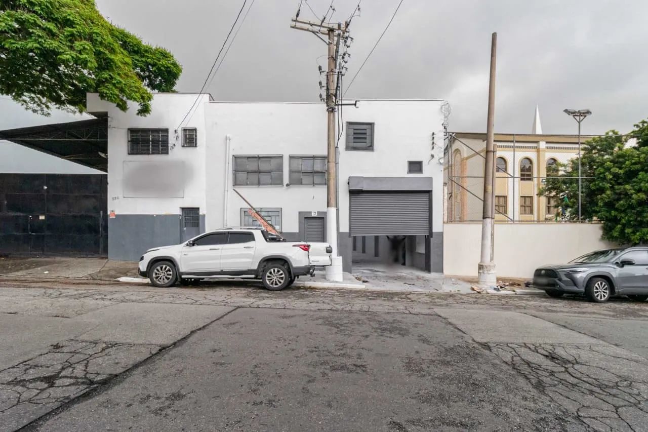 Galpão na Rua Abadiânia, 324  733 m²