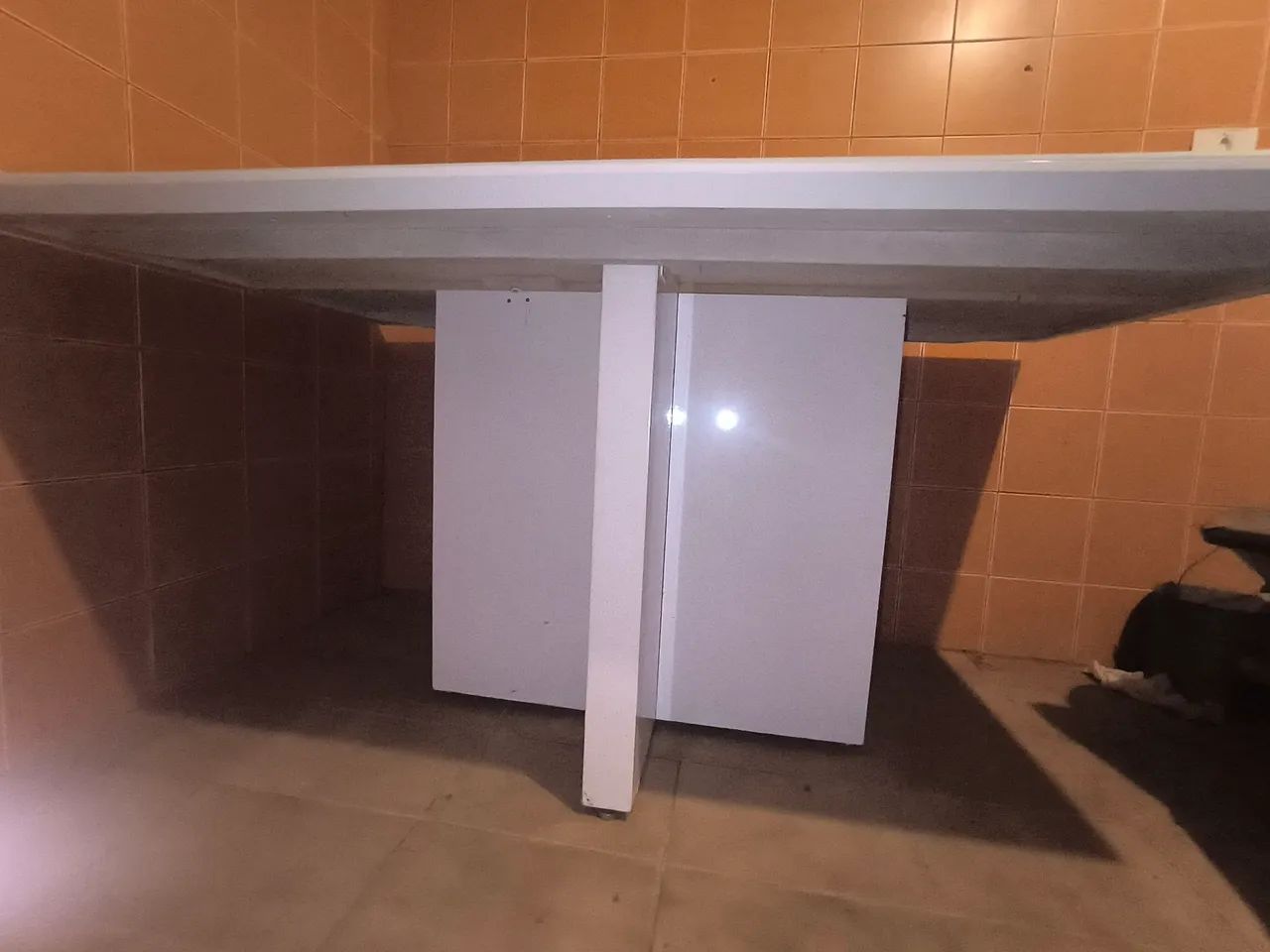 Mesa de madeira com tampo de vidro - Foto 4