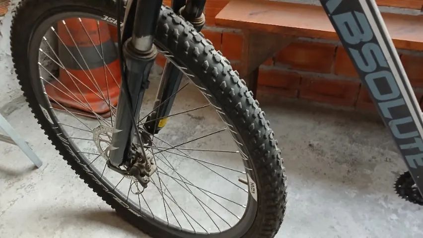 Bicicleta aro 29 semi nova.  - Foto 3