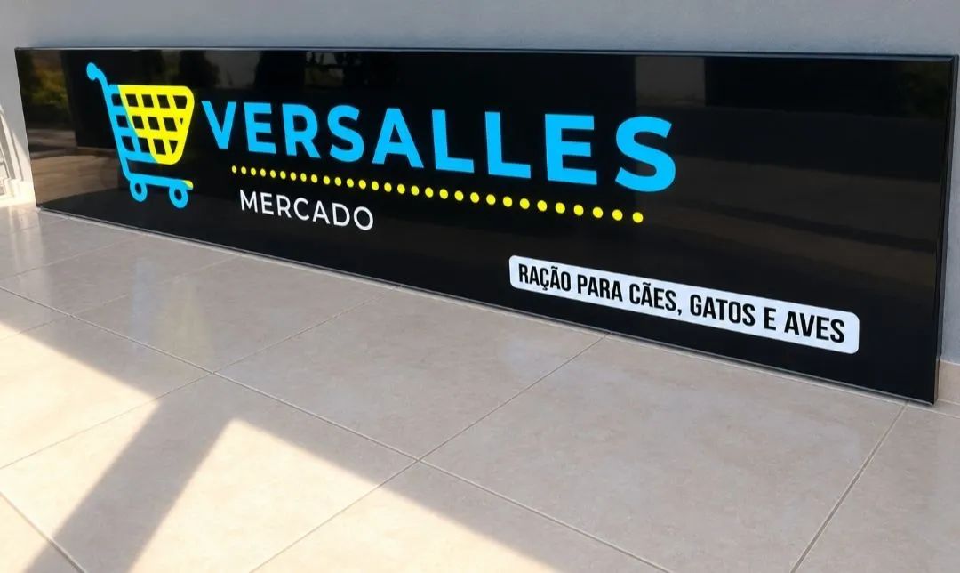 placa de material ACM de  faixada para lojas mercados etç