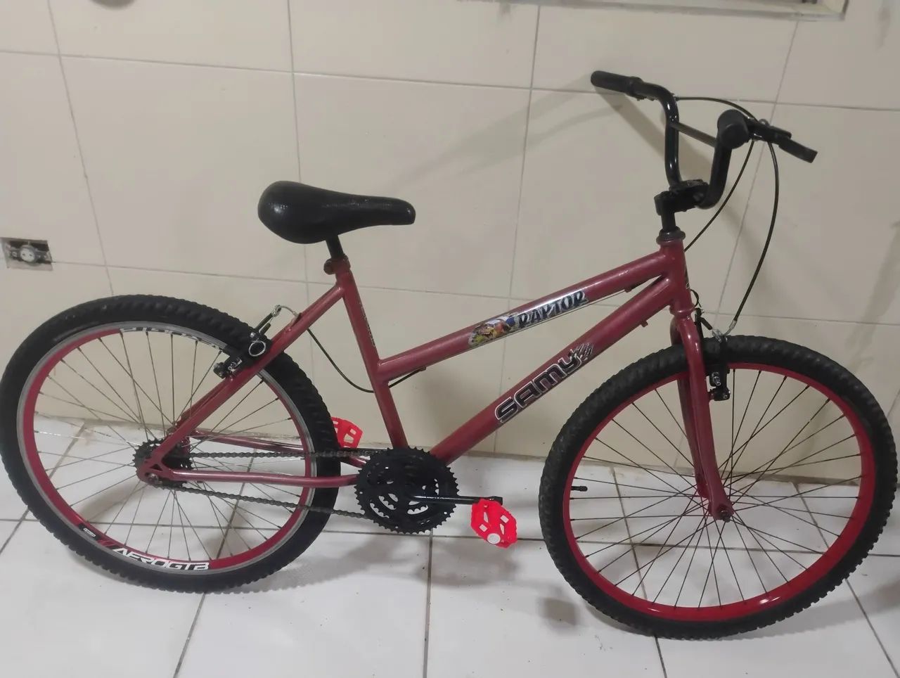 Bicicleta aro 26 vermelha