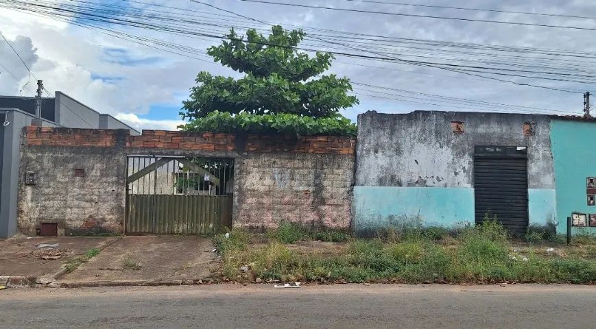 Vendo lote bem localizado 