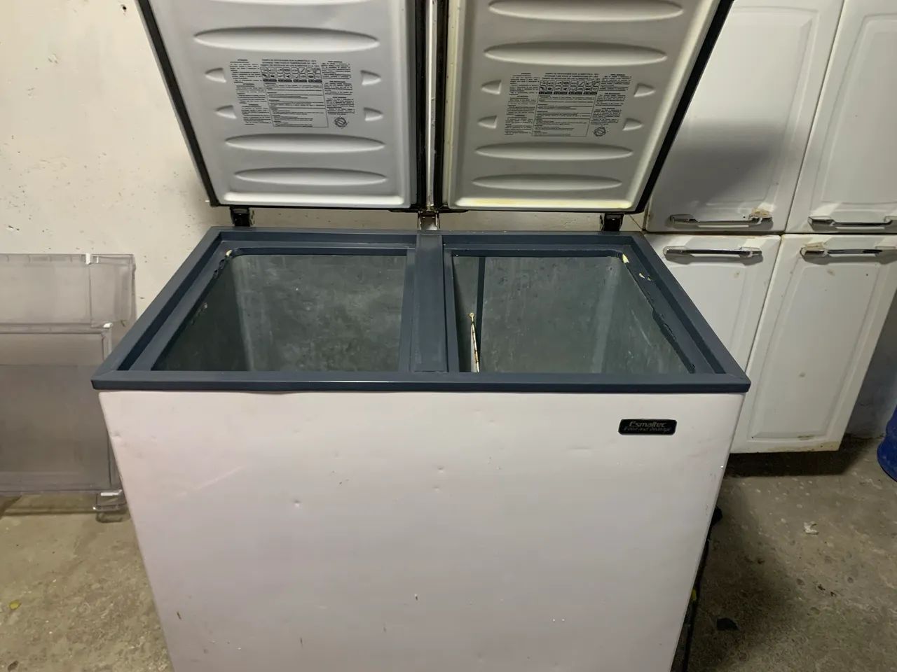 Vende-se freezer 2 portas 