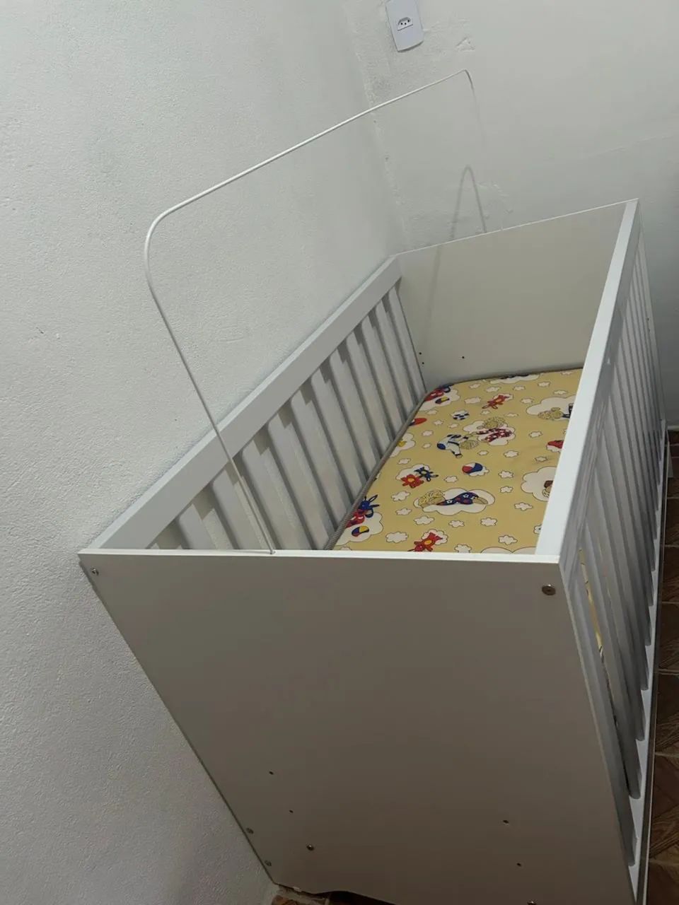 Berço com colchão 