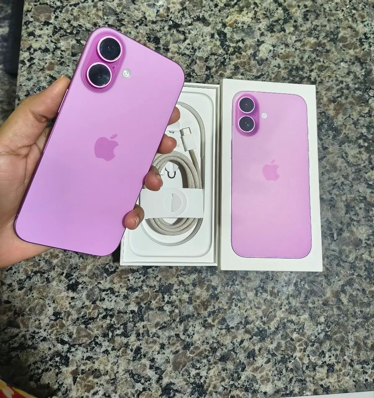 iPhone 16 