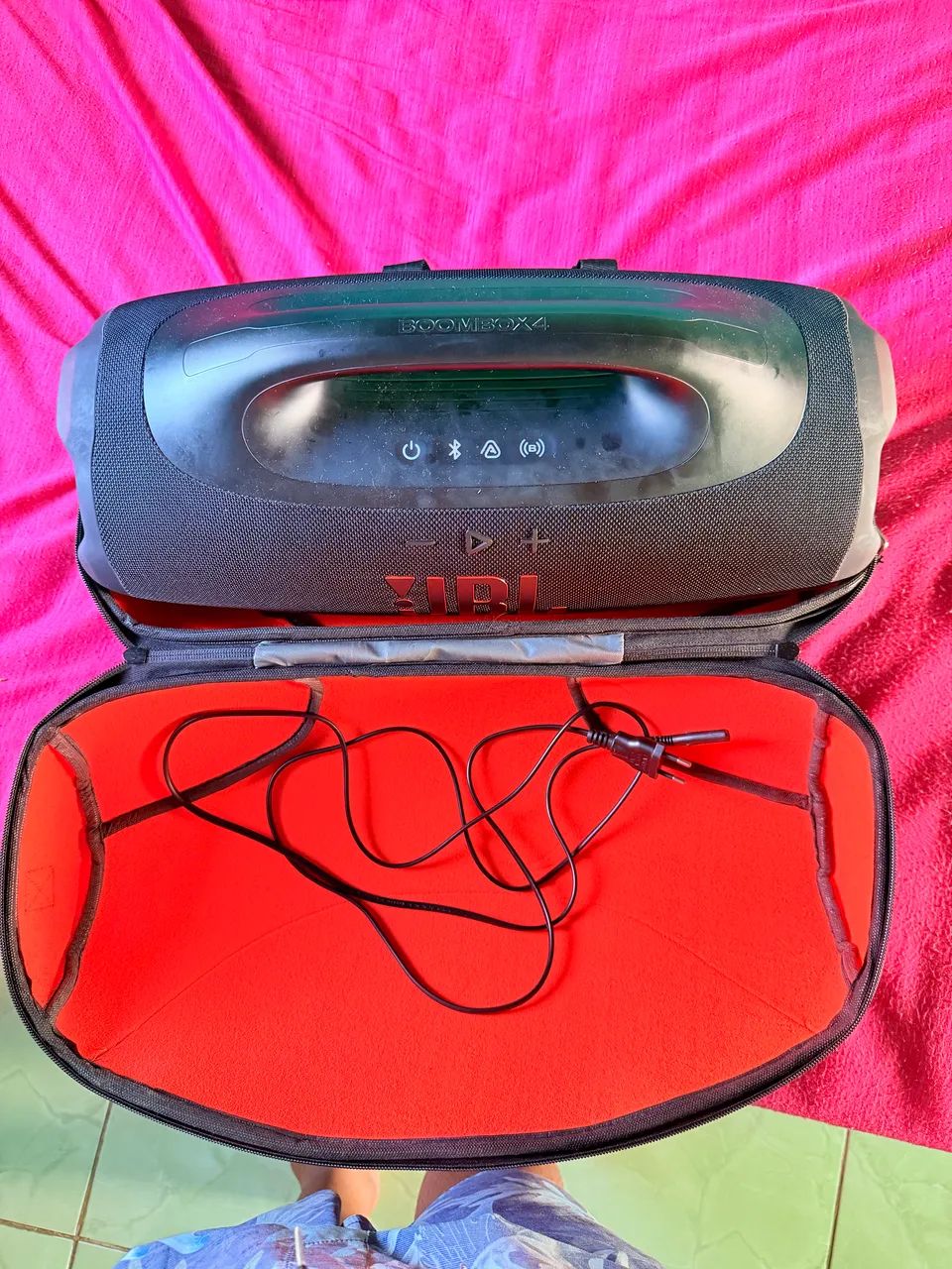 JBL bombox 4