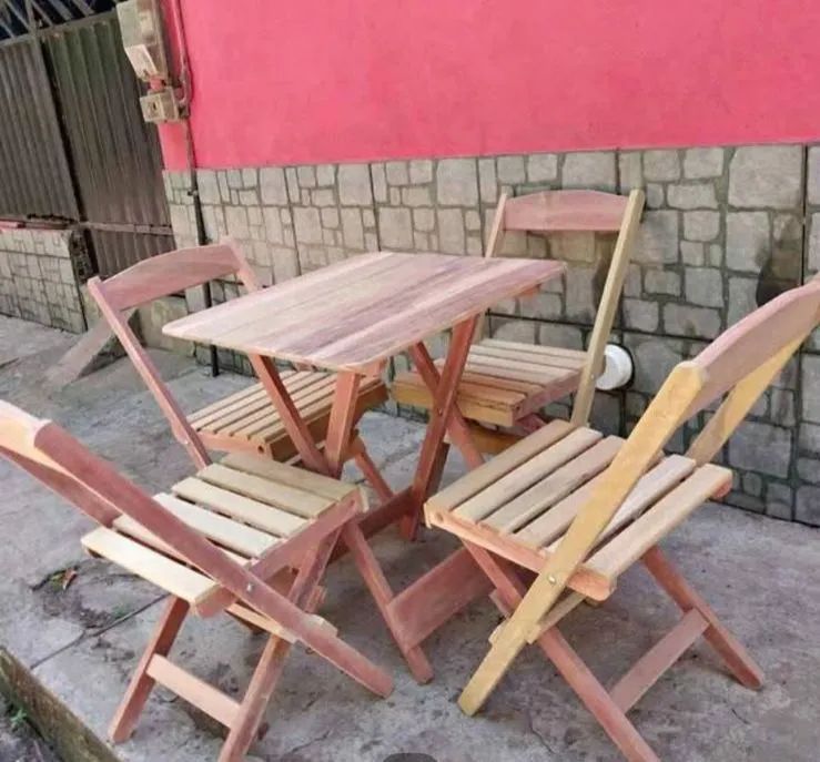Vendo mesas com 4 cadeira e redondas com 2  - Foto 3