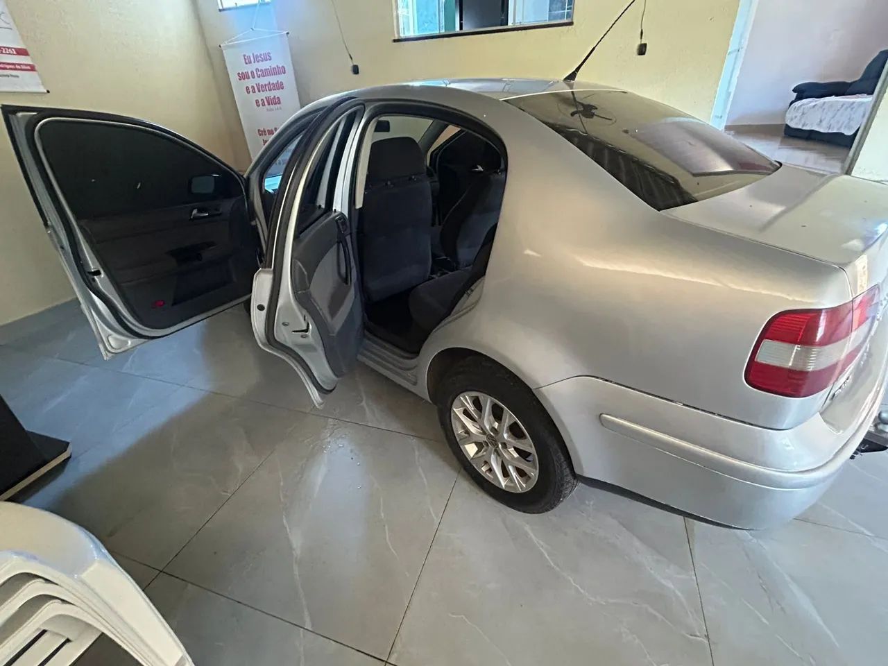 Volkswagen Polo Sedan 1.6 MI 101cv 8V 4P 2003