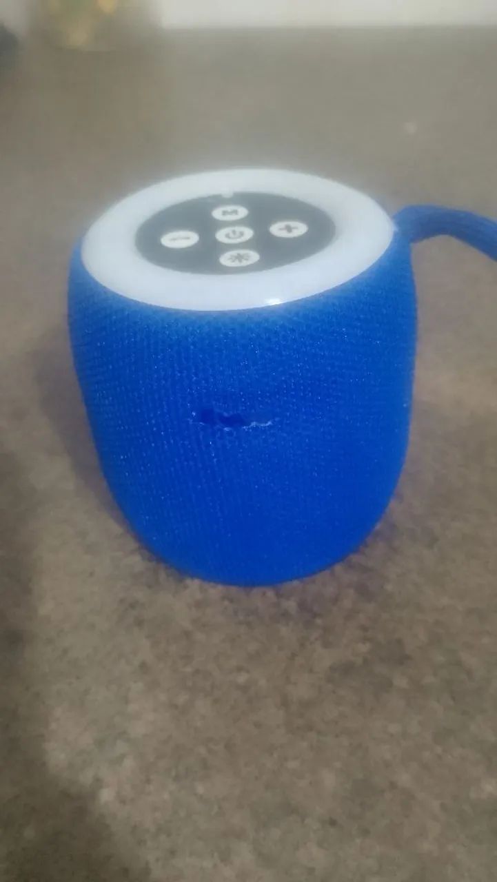 Uma caixa de som 