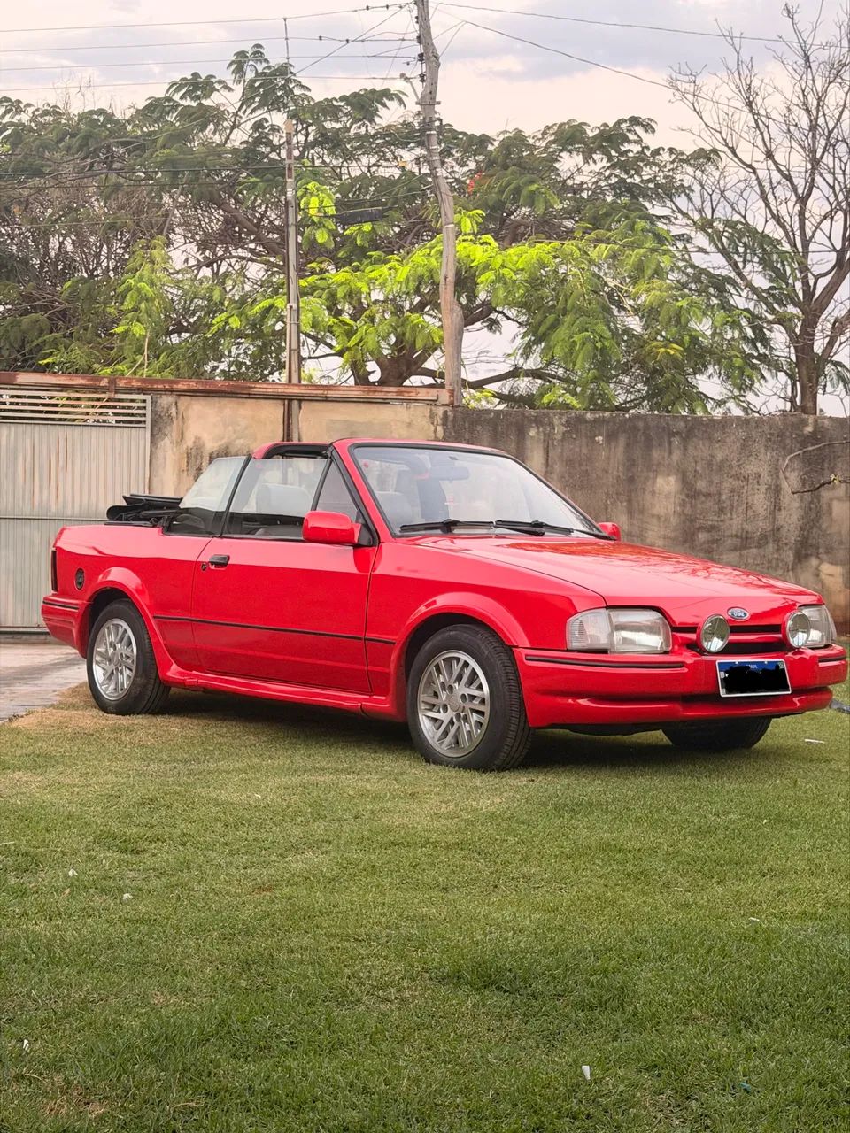 Ford Escort XR3 1.8 / 1.6 Conversível 1989