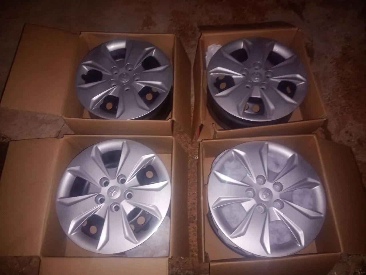 Vendo 4 par de rodas novas aro 16 com os 4 pneus  * - Foto 3