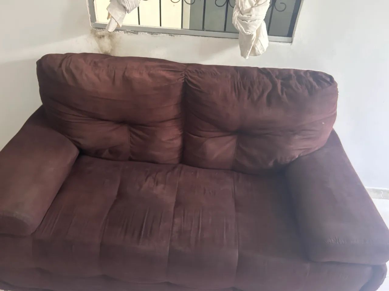 Vendo sofá 2 lugares em bom estado usado  - Foto 2