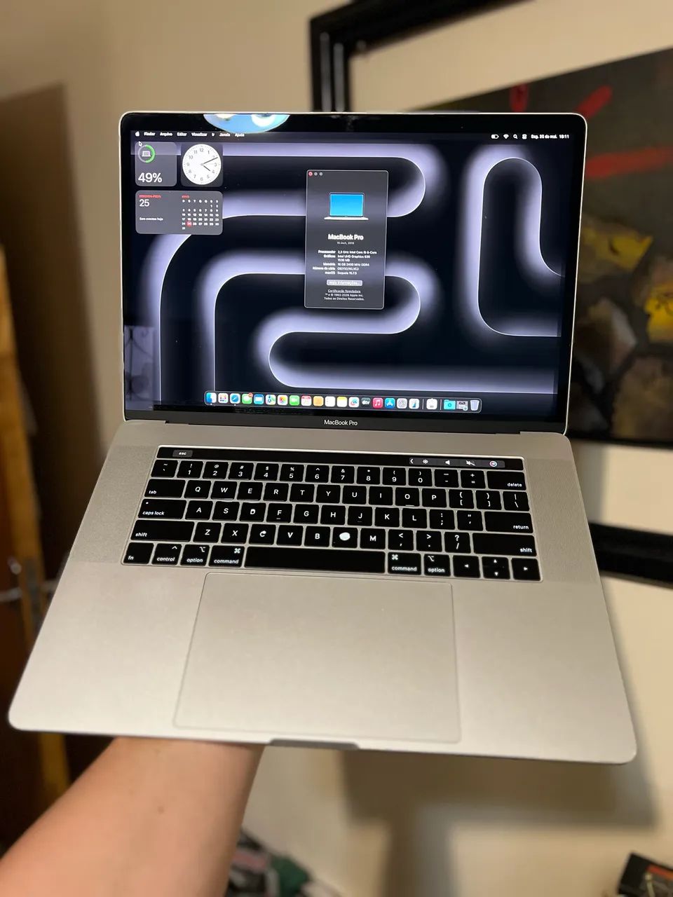 MacBook Pro Intel i7 / 16GB / 512SSD Touchbar 15 inch Impecável