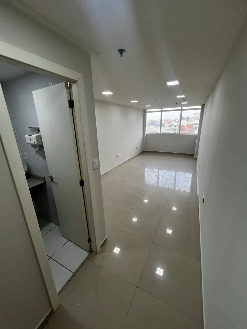 Sala Comercial 24m² no Shopping Moxuara | Vaga de Garagem - Foto 4