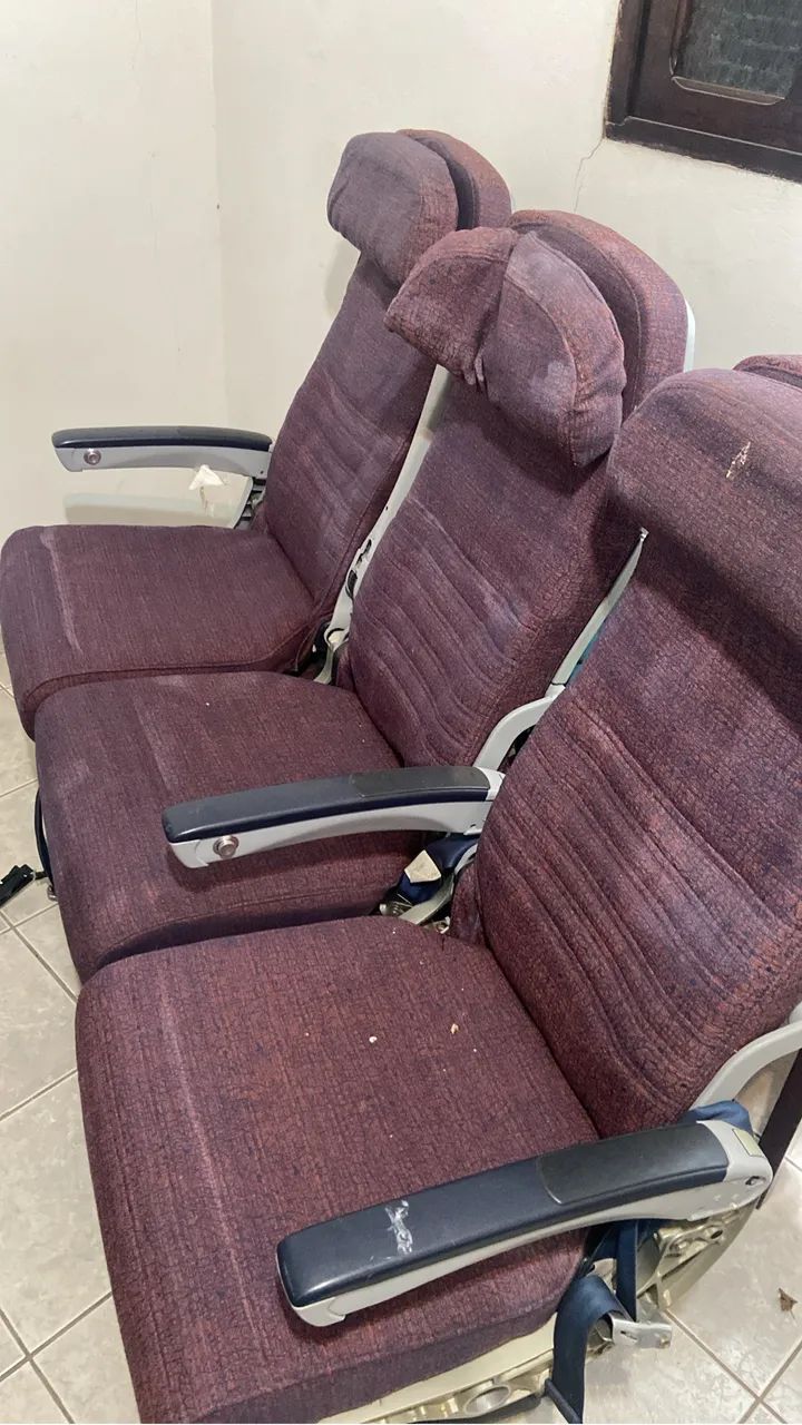 VENDO 4 JOGOS DE ASSENTOS DA AERONAVE B767 CLASSE ECONÓMICA  - Foto 2