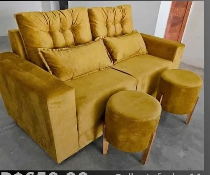 Sofá 3 lugares com puffs Retrô 