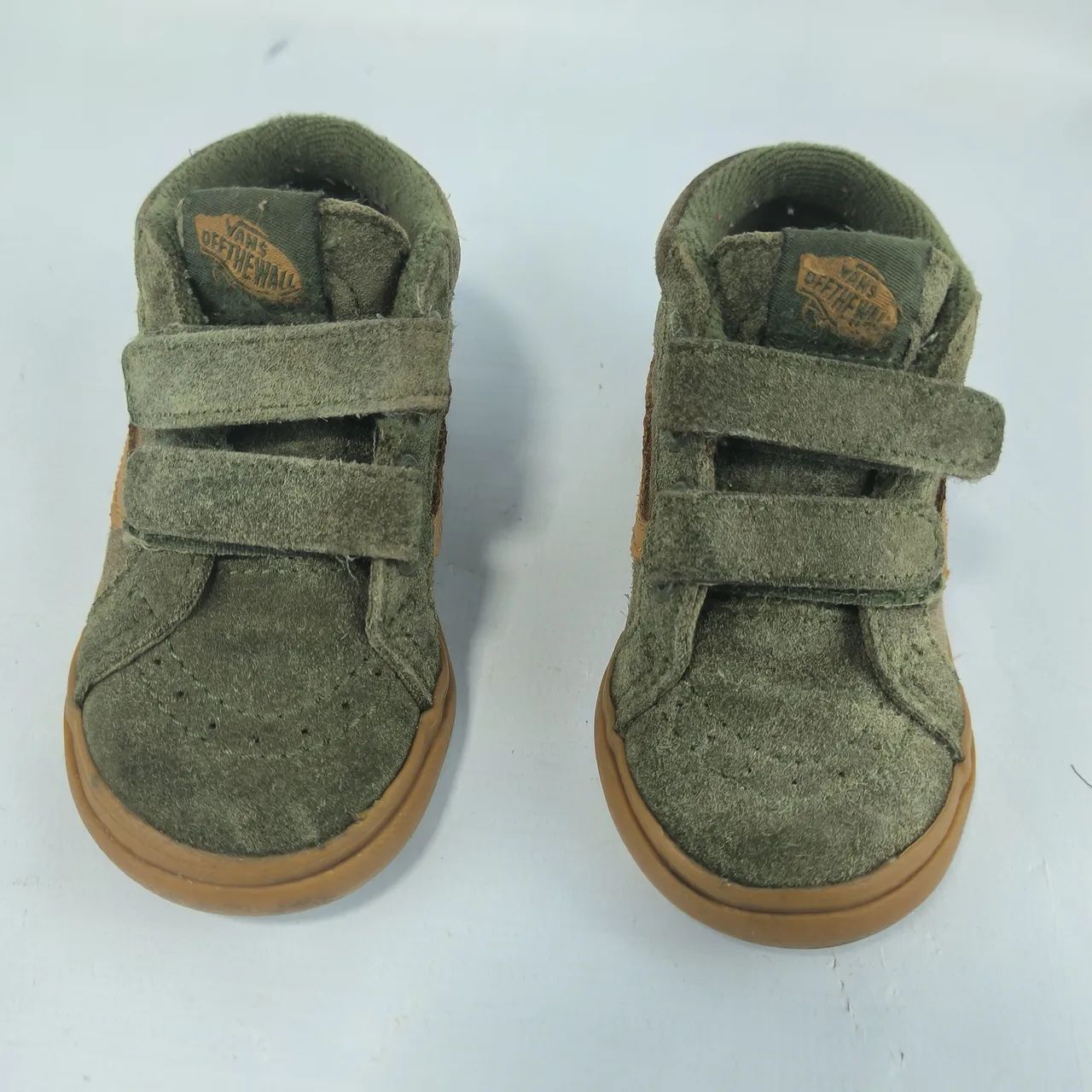Tênis Vans infantil 19 / 20 verde militar em camurça estilo botinha fechamento velcro - Foto 2