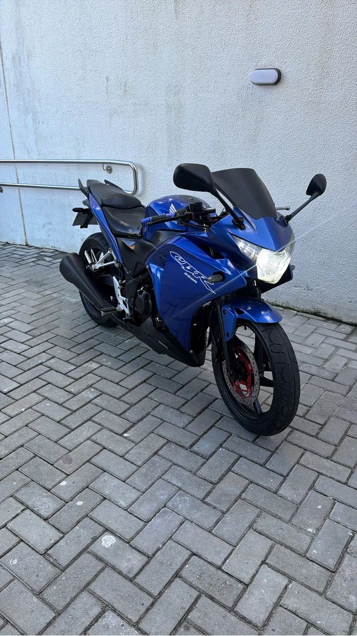 CBR 250R 