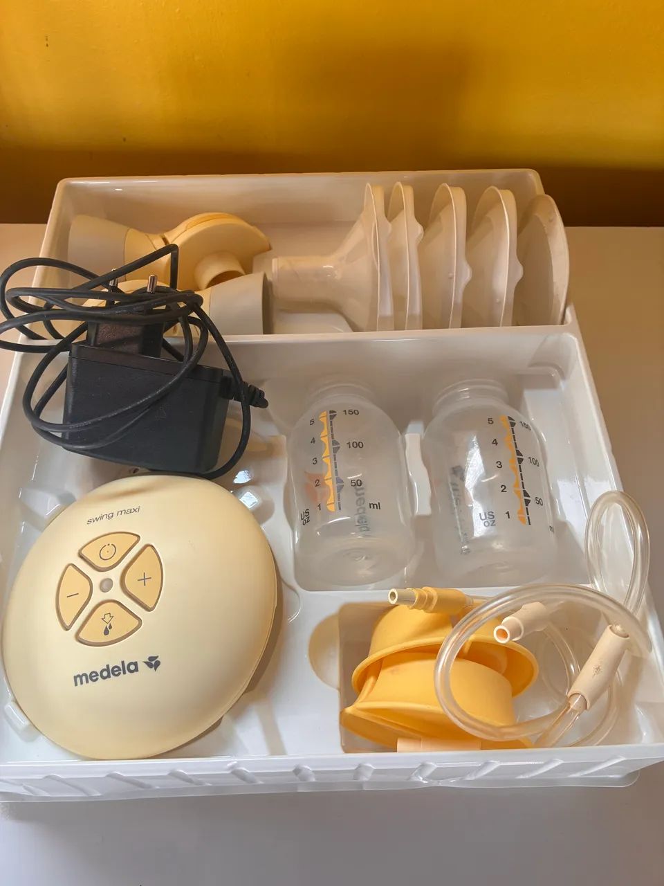 Bomba elétrica de leite dupla Medela  - Foto 4