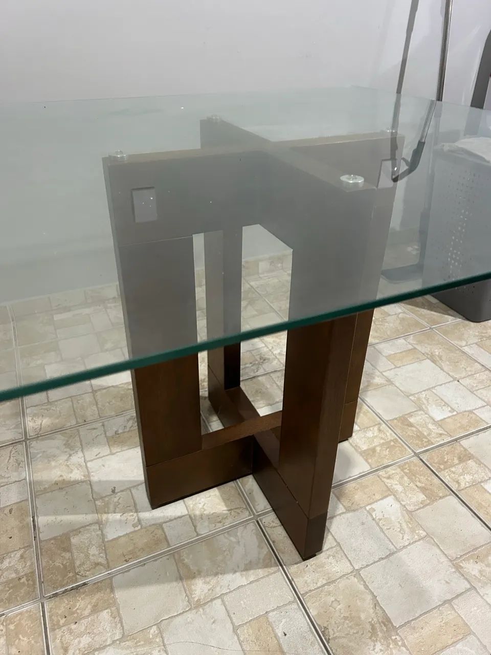VENDO MESA COM TAMPO DE VIDRO - Foto 3