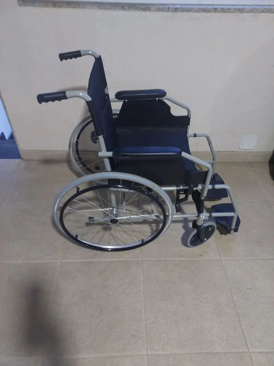 Cadeira de rodas - Foto 3