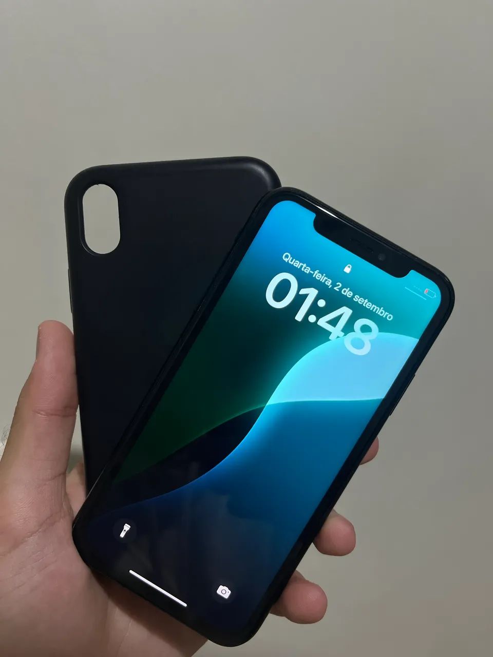 IPHONE XR PRETO + CAPINHA