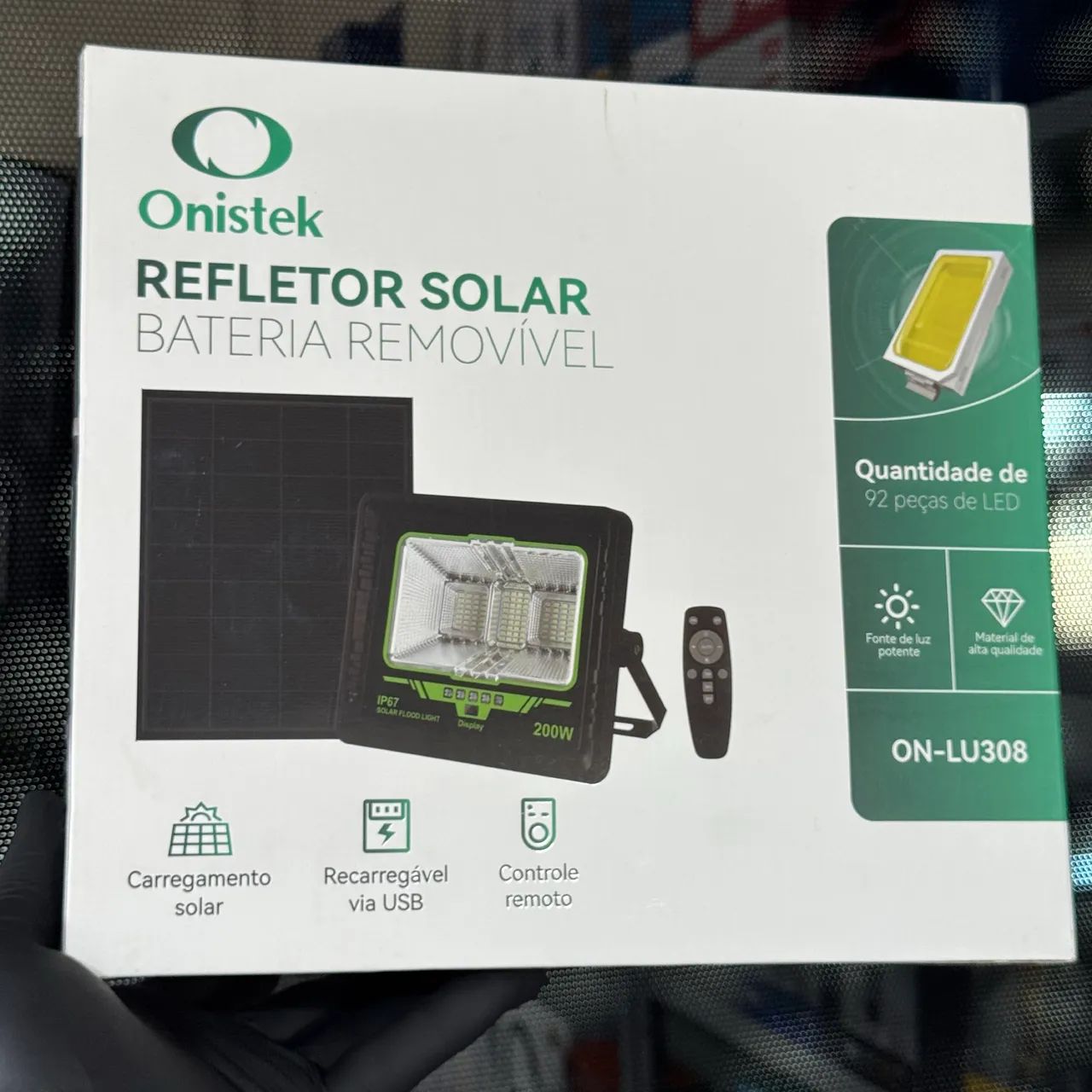 Luminária Refletor 200W com placa solar e controle remoto 