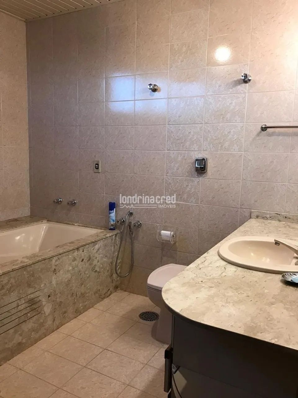 Apartamento à Venda em Centro, Londrina - PR