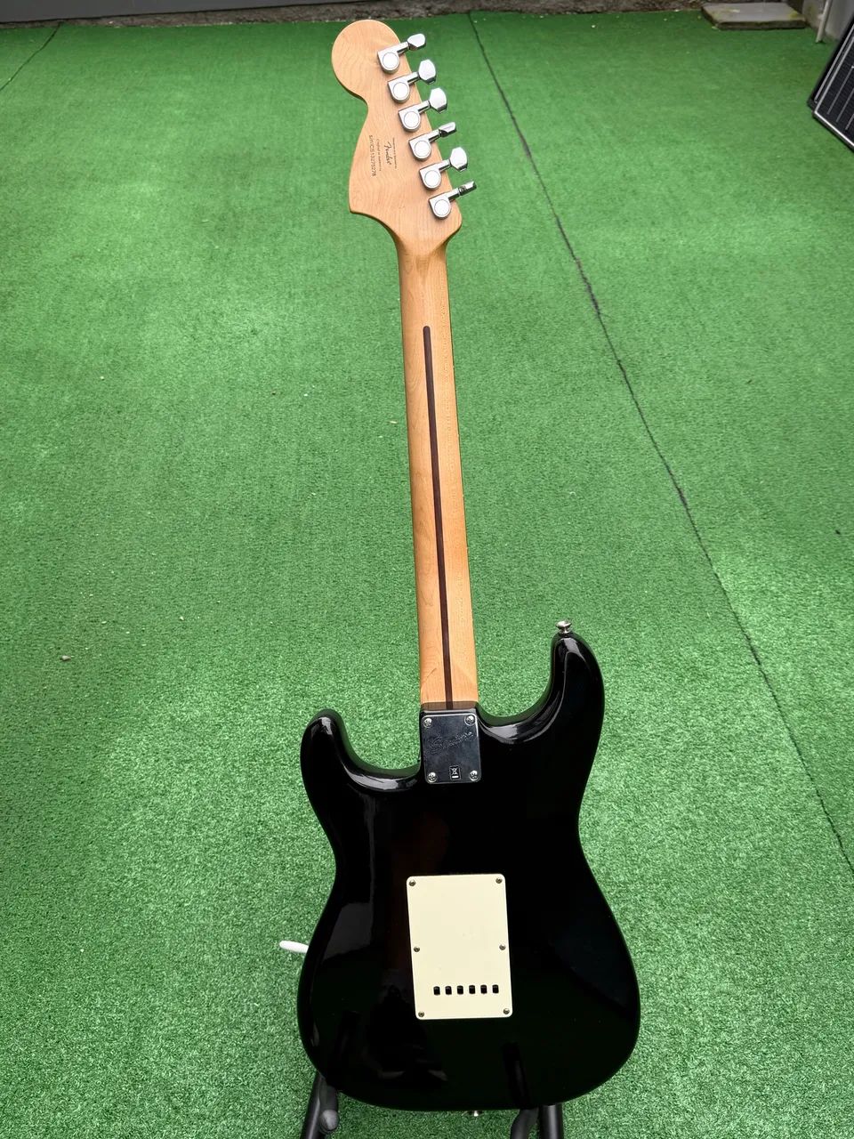 Guitarra Squier Deluxe Hot Rails Stratocaster - Foto 4
