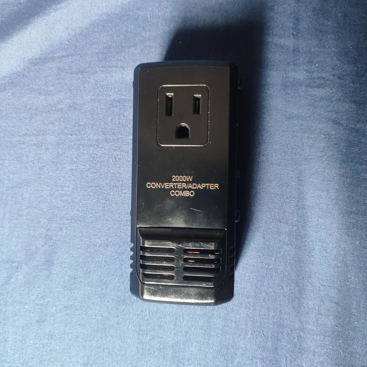 Adaptador e conversor de viagens universal 