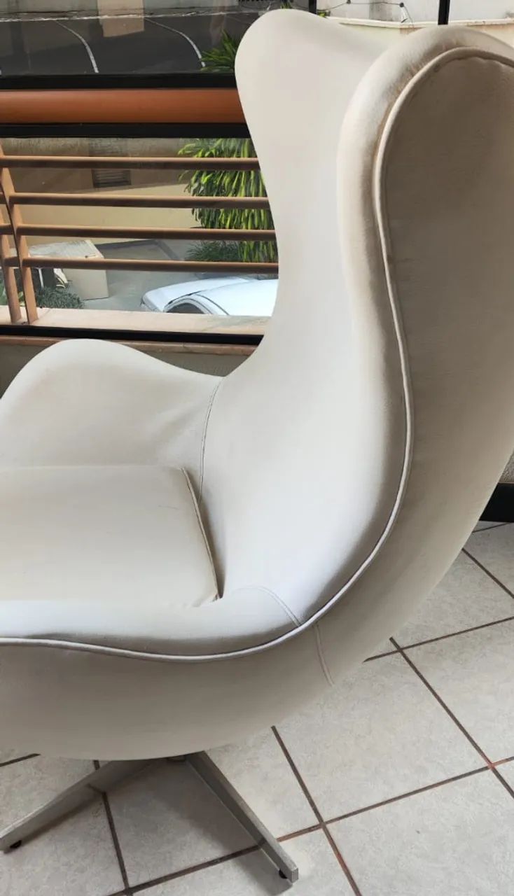 Poltrona Egg Giratória Branca - Design Clássico (Oportunidade) - Foto 4