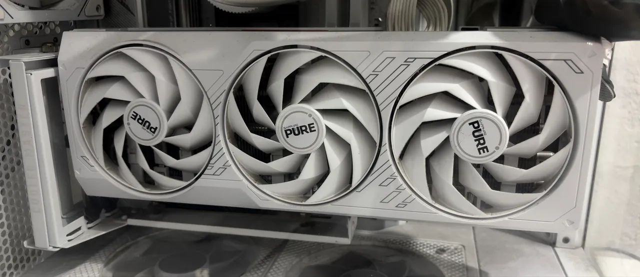 Placa de vídeo RX 7900 GRE 16GB