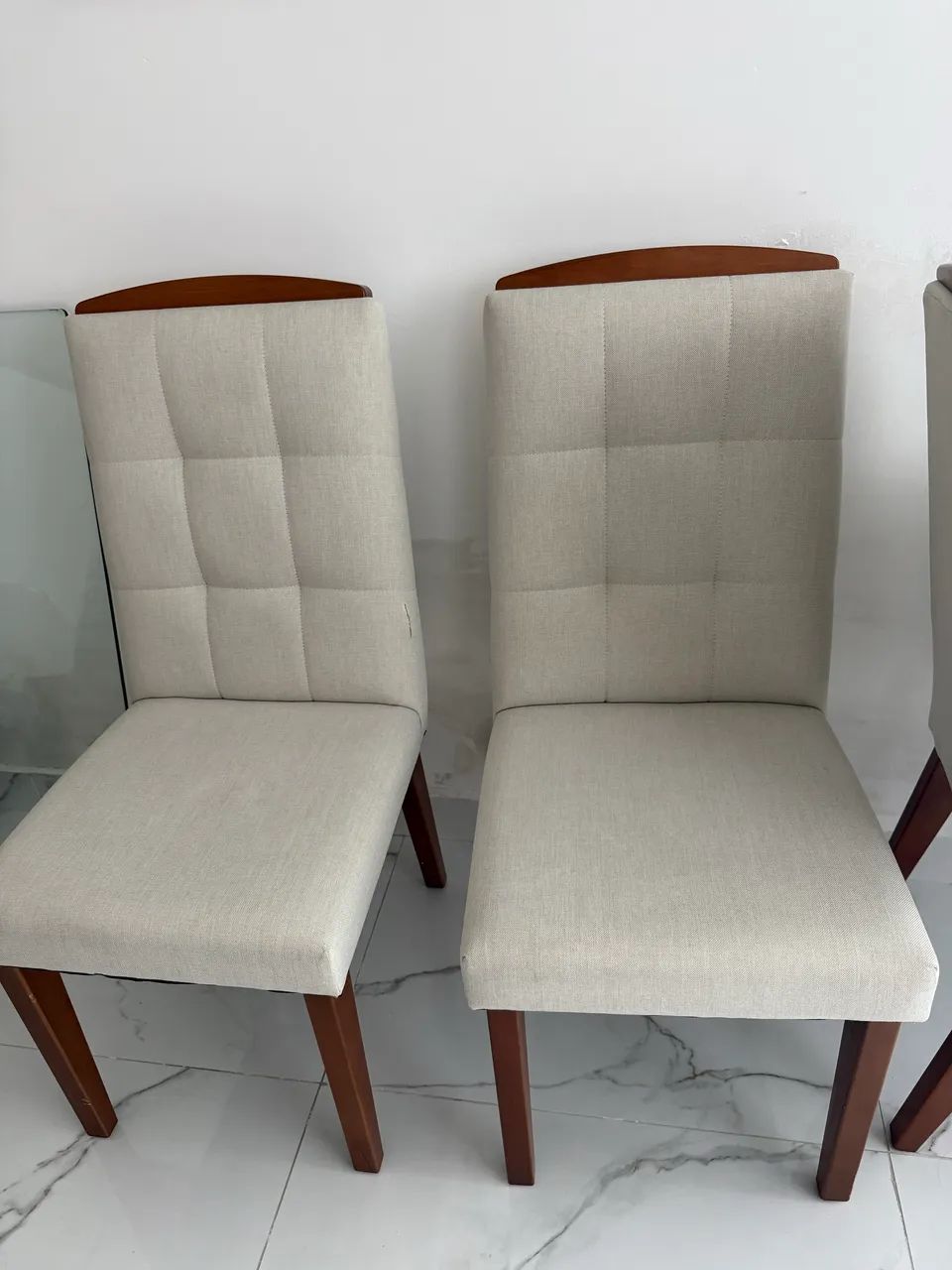 Vendo 6 cadeiras  mesa de jantar - Foto 2