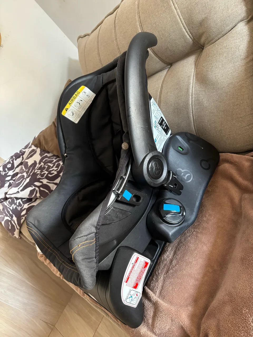 VENDO BEBÊ CONFORTO COM BASE - Foto 2